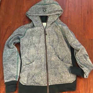 Lululemon Scuba teal and white in color size 10